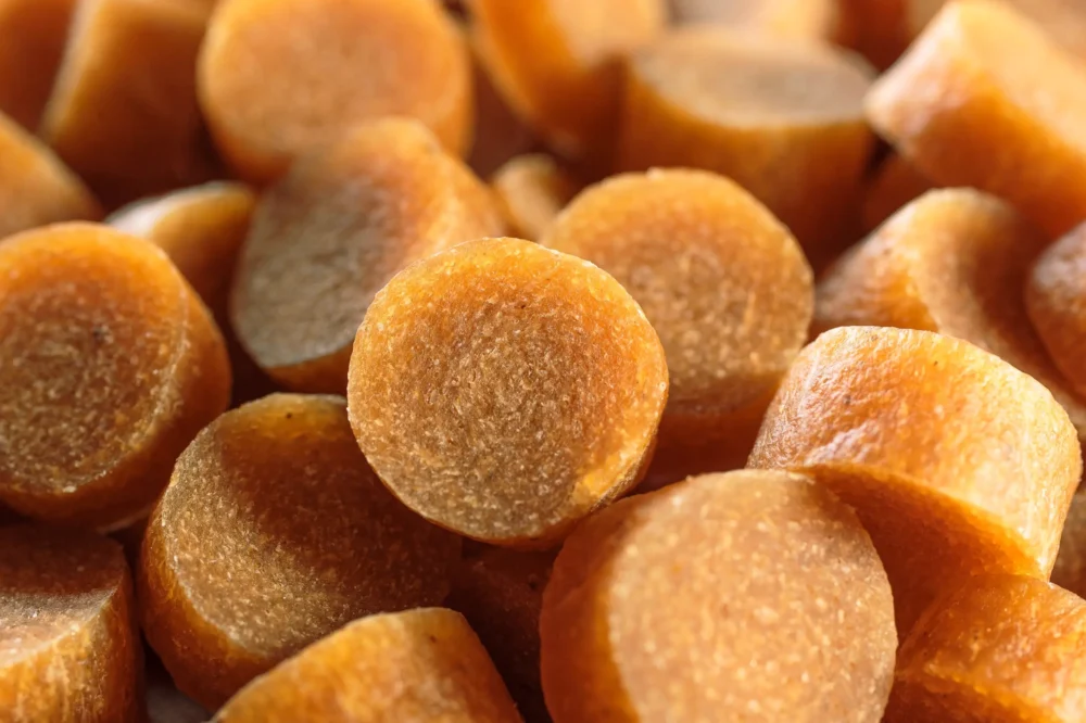 BW821_A_detail Bow Wow Virškinimui ir žarnynui: Natūralus skanėstas su cikorijos šaknimi, juka ir tikruoju margainiu, 60 g